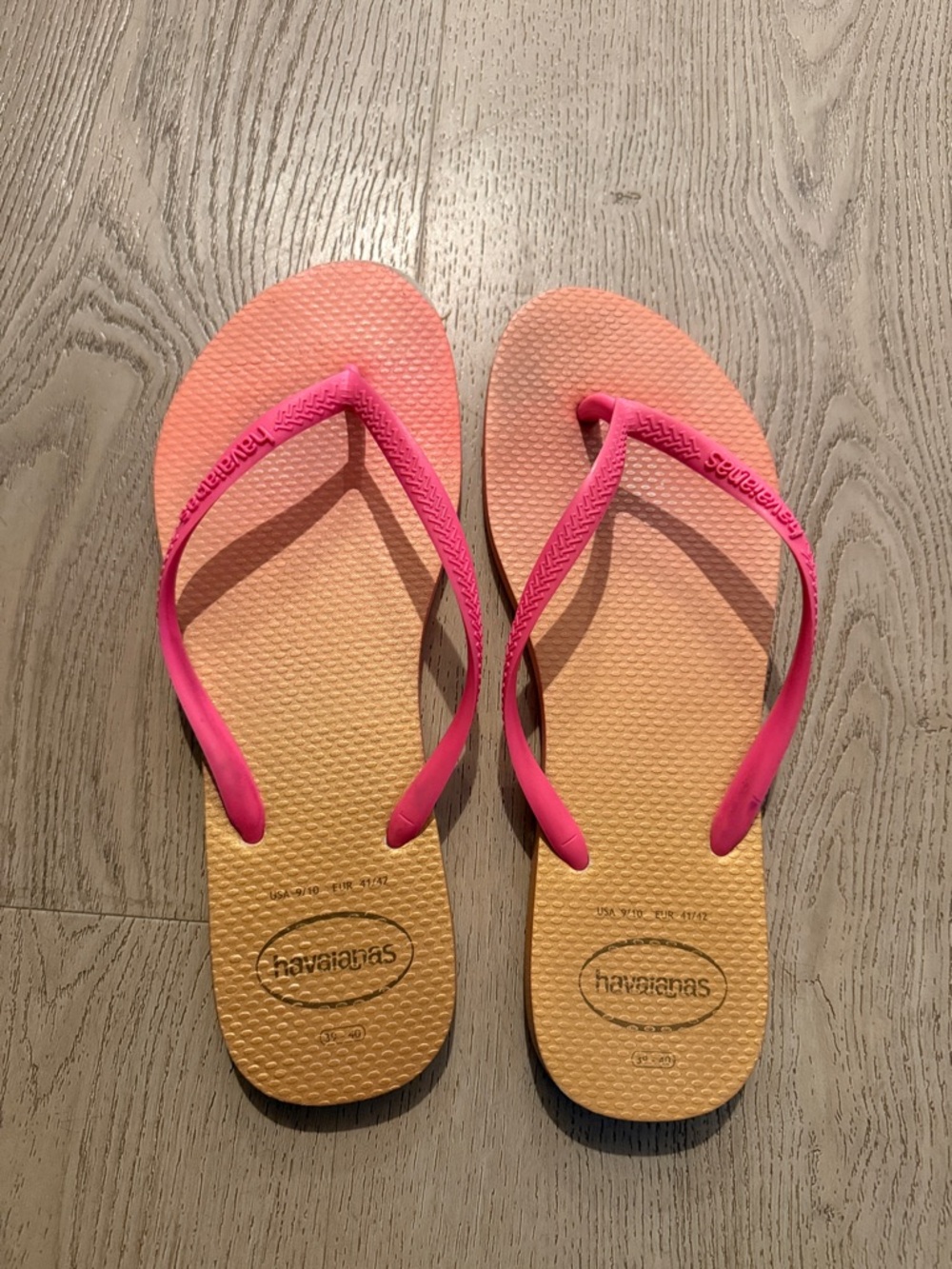 Havaianas Women's Pink to Coral Ombre Flip Flops
